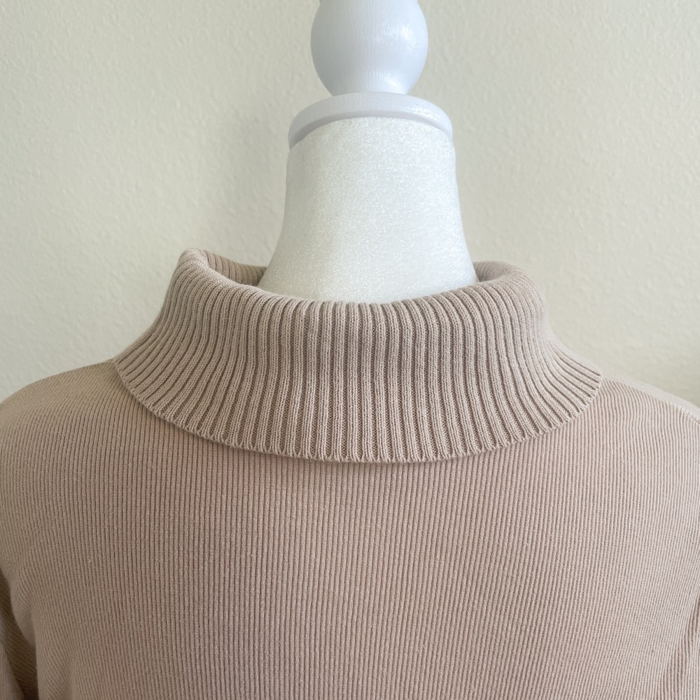 S Vintage Tan Turtle Neck